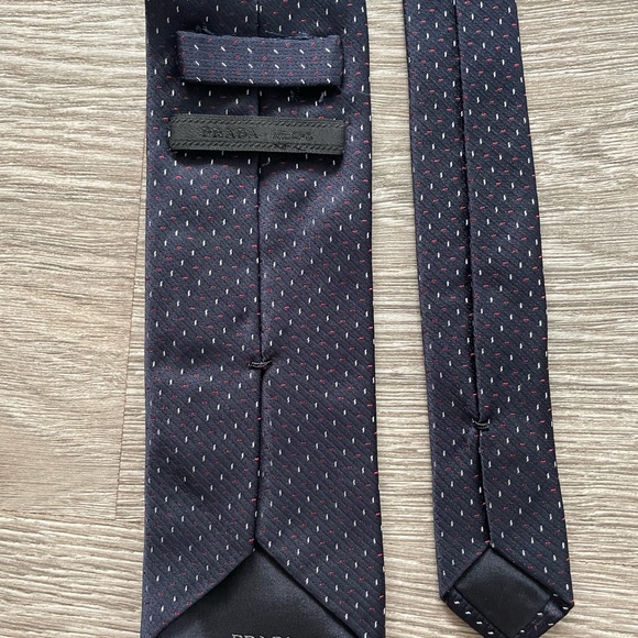 Prada tie - Picture 3 of 3